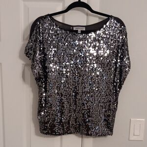 3/$15 Jennifer Lopez oversized mixed media top with silver sequins